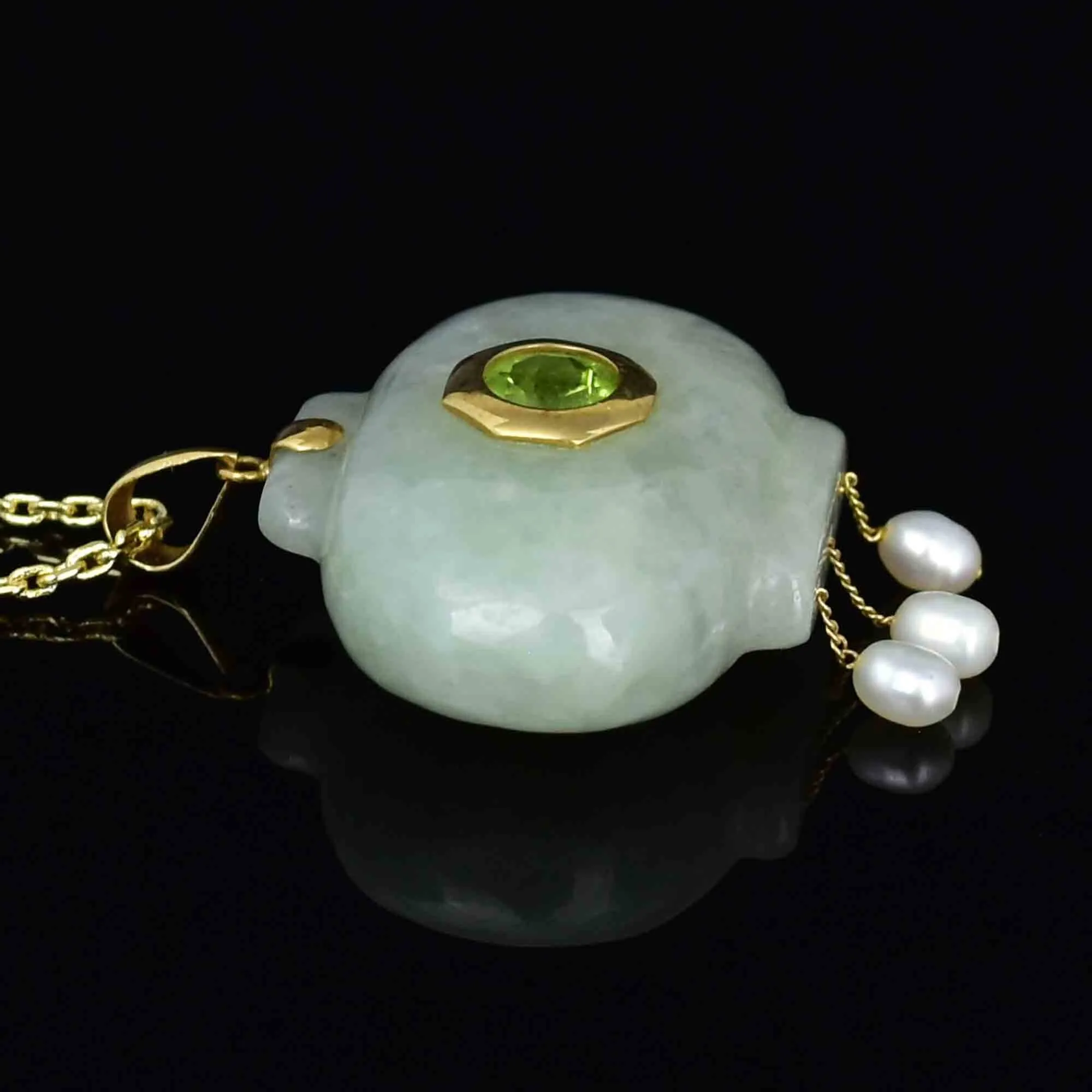 Vintage 14K Gold Carved Jade Peridot Pearl Pendant Necklace